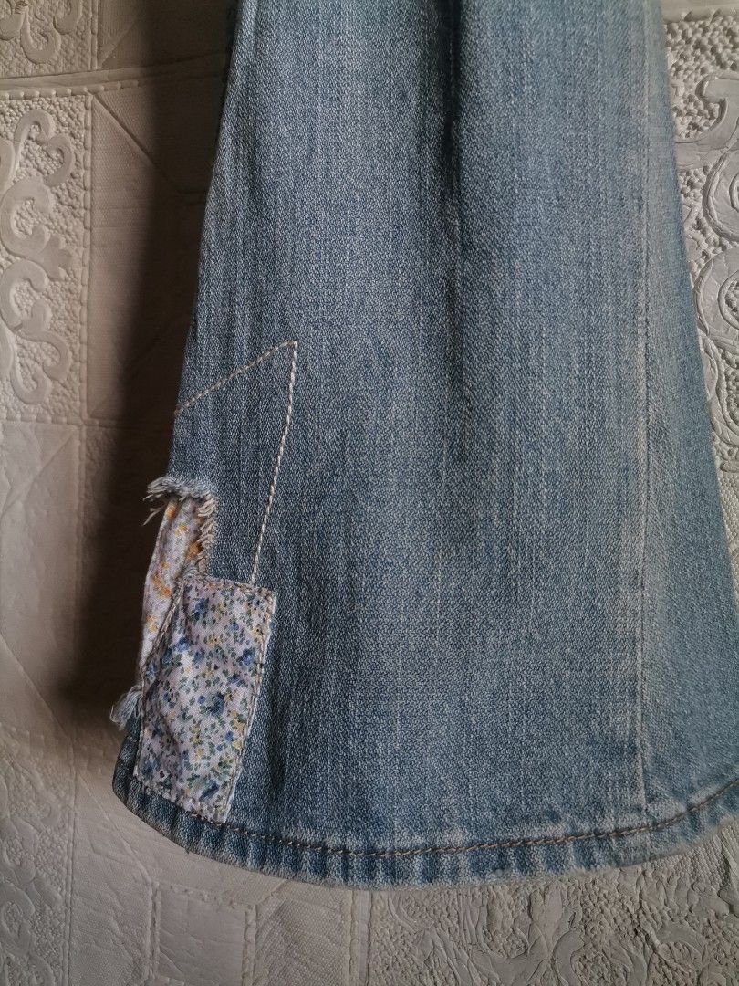 VINTAGE TRUE RELIGION FLARE PANTS (Category: Jeans) located in Makati City. Submitted by breakstuffsmnl (Listing ID 1426454959, Image 3). Description: VINTAGE TRUE RELIGION Y2K PANTS SIZE: 27 ON TAG CAN FIT TO 28 NO ISSUES EXCELLENT CONDITION WITH HANGTAG SUPER GANDA NITO SA PERSONAL .