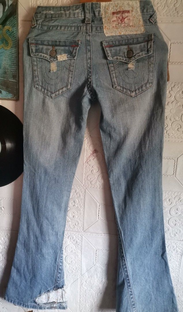 VINTAGE TRUE RELIGION FLARE PANTS (Category: Jeans) located in Makati City. Submitted by breakstuffsmnl (Listing ID 1426454959, Image 2). Description: VINTAGE TRUE RELIGION Y2K PANTS SIZE: 27 ON TAG CAN FIT TO 28 NO ISSUES EXCELLENT CONDITION WITH HANGTAG SUPER GANDA NITO SA PERSONAL .