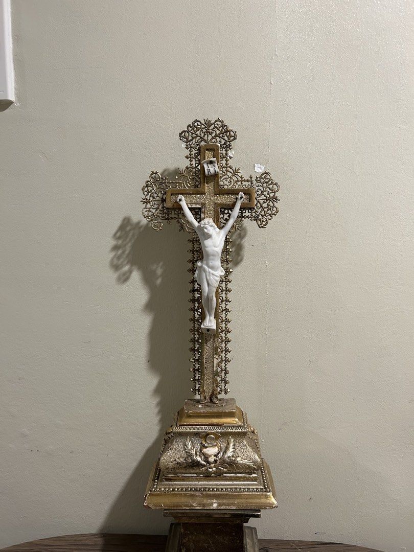 Vintage wooden Crucifix (Category: Religious Items) located in Bulacan. Submitted by YourCollection (Listing ID 1426572737, Image 1). Description: Porcelain corpus Wooden cross.