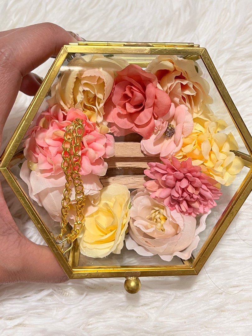 Wedding Ring Holder Set (Category: Accessory Holder, Box & Organizers) located in Las Pinas. Submitted by scarlet_stuff (Listing ID 1426570537, Image 1). Description: .