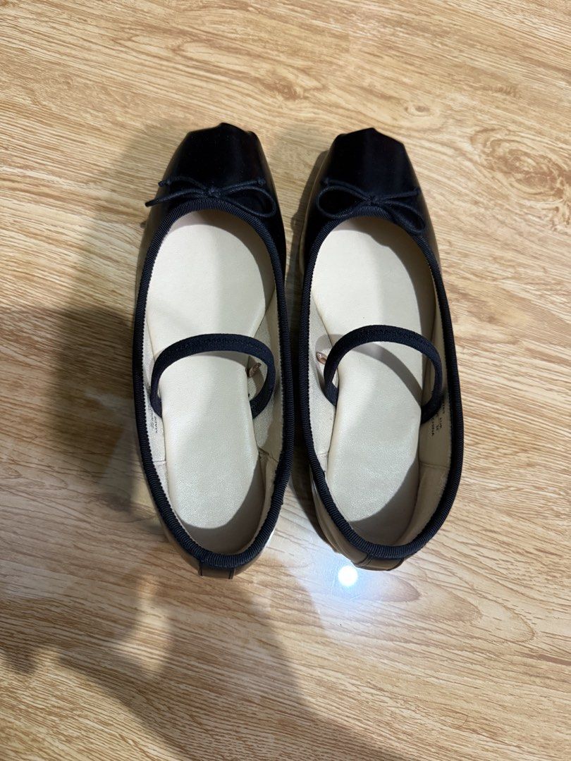 XS - GU Black Ballet Flats with Strap (Category: Flats & Sandals) located in Mabalacat. Submitted by .jellyfish_ (Listing ID 1426387946, Image 1). Description: .