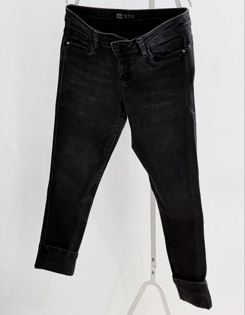 Z1975 Denim Black Jeans (Category: Jeans) located in Manila. Submitted by issa23fourfive (Listing ID 1426430670, Image 1). Description: .