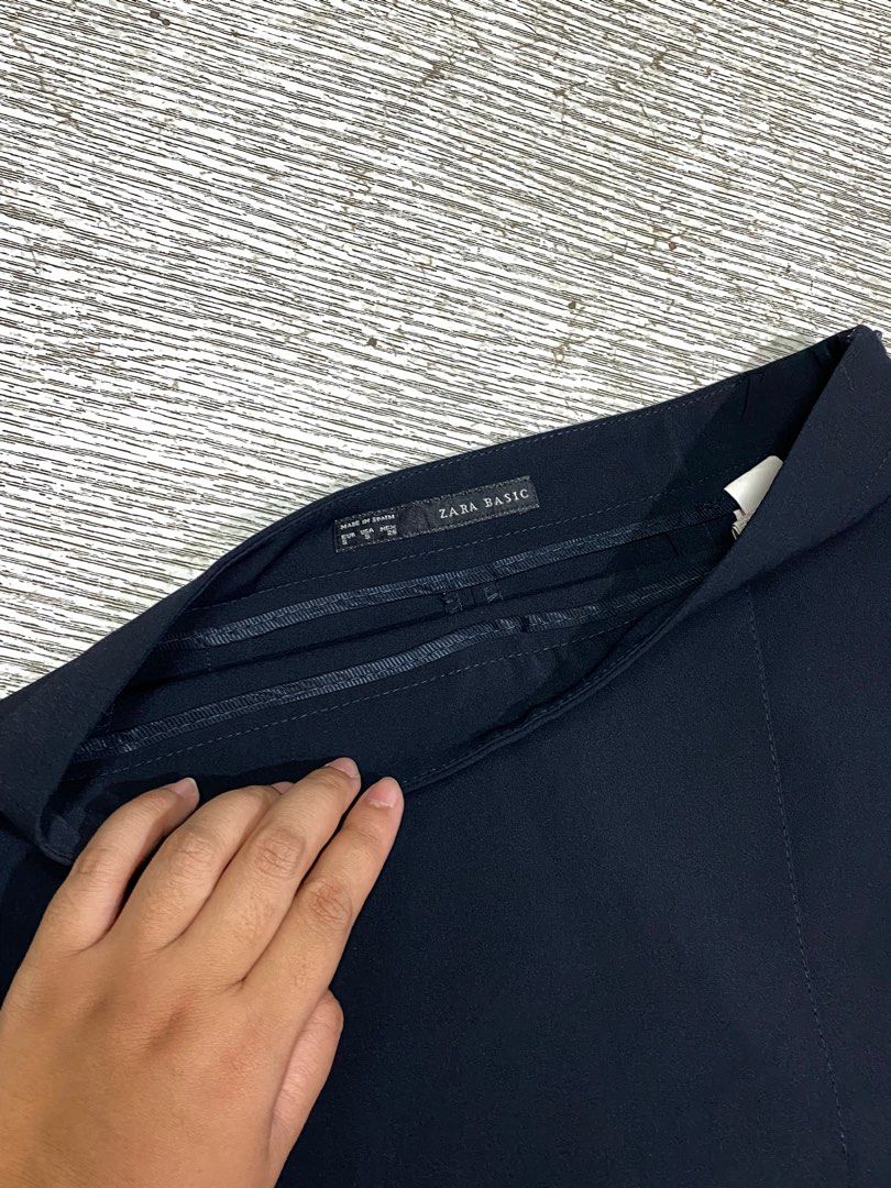 zara pencil skirt navy blue (Category: Skirts) located in Bulacan. Submitted by bargainrack (Listing ID 1426487208, Image 3). Description: .