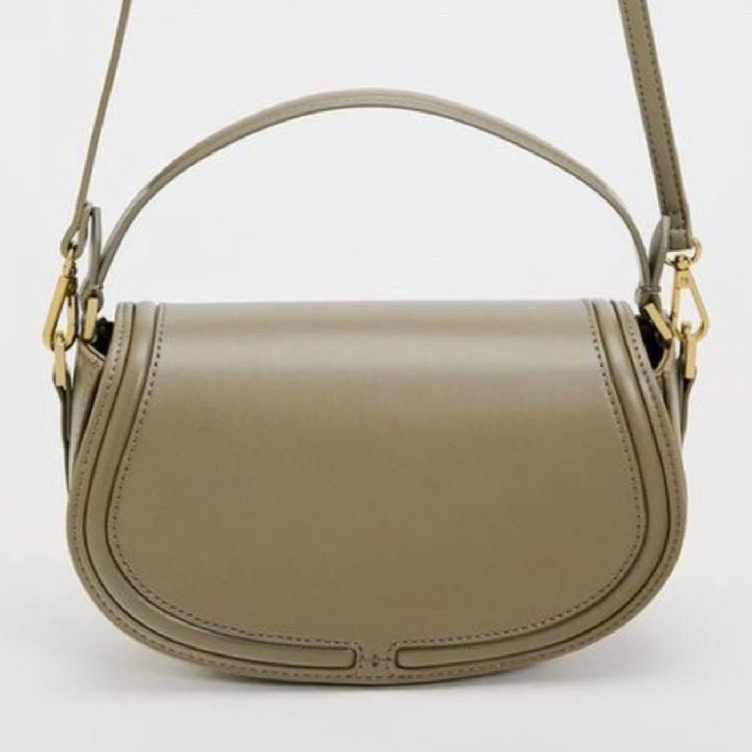 Zara Shoulder Bag with 2 Detachable Straps (Category: Shoulder Bags) located in Makati City. Submitted by binabanesa (Listing ID 1426528199, Image 3). Description: .