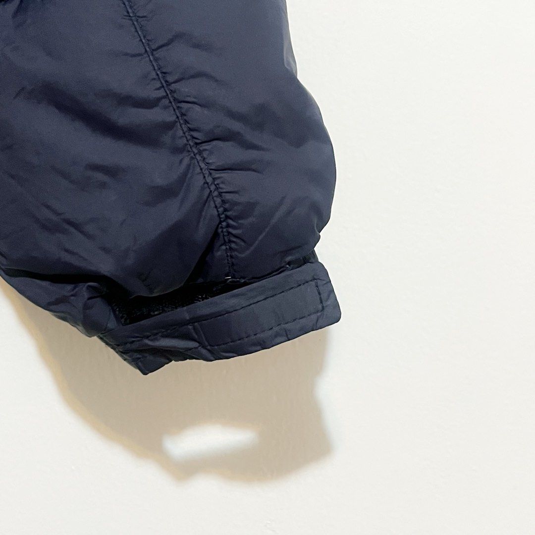 4Y, 5Y, 6Y Kid’s Blue Puffer Jacket (Category: Babies & Kids Fashion) located in Las Pinas. Submitted by bloo_ (Listing ID 1426696705, Image 3). Description: 📍 BF Homes, Las Piñas Mount Snow Kids Plain Puffer Winter Jacket Brand: Mount Snow (HK Brand) Color: Navy blue Size: Small, can fit 4Y, 5Y, 6Y depending on the child’s build Design: Solid color, removable hood, adjustable wrist sleeves ❄️ Fall, winter jacket 📝 My child was 5 when this was 