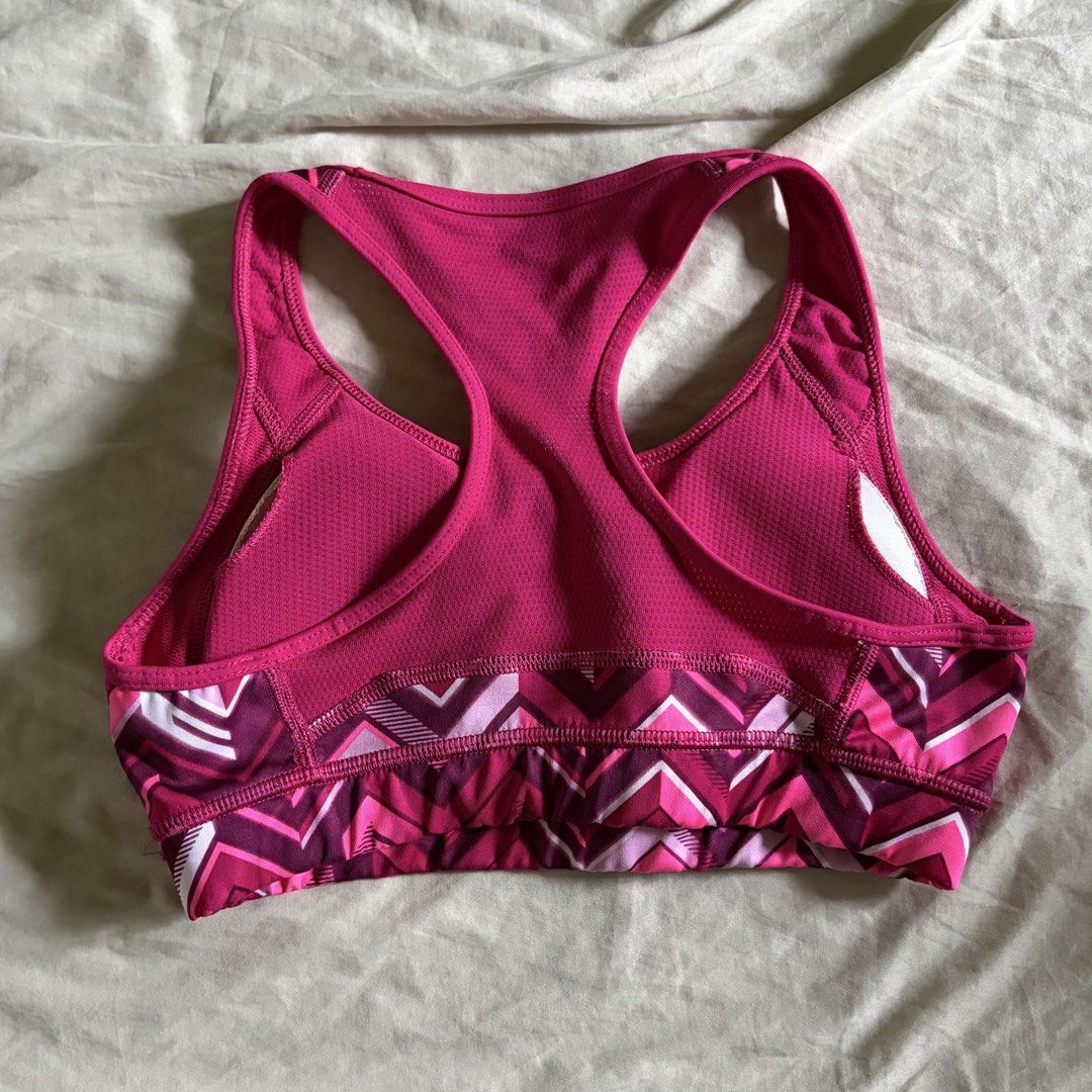 Adidas Sportsbra (Category: Activewear) located in Tarlac. Submitted by 3fted (Listing ID 1426641575, Image 3). Description: adidas small on tag size in inches (laid flat measurement) -- bust: 12 in -- band: 10 in with pad slot & pads 10/ 10 condition -- very good condi! Color Rate: 10/10 Cloth Rate: 10/10.