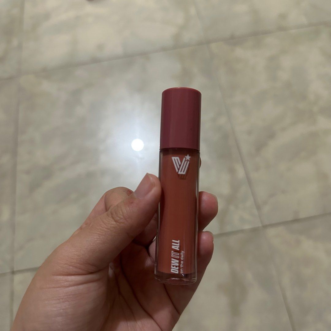 (Always blushin) Vice & Co dew it all liquid blush (Category: Makeup) located in San Carlos. Submitted by kuromicurates (Listing ID 1426684252, Image 1). Description: madami pa, little goes a long way Pangasinan area Can ship agad.