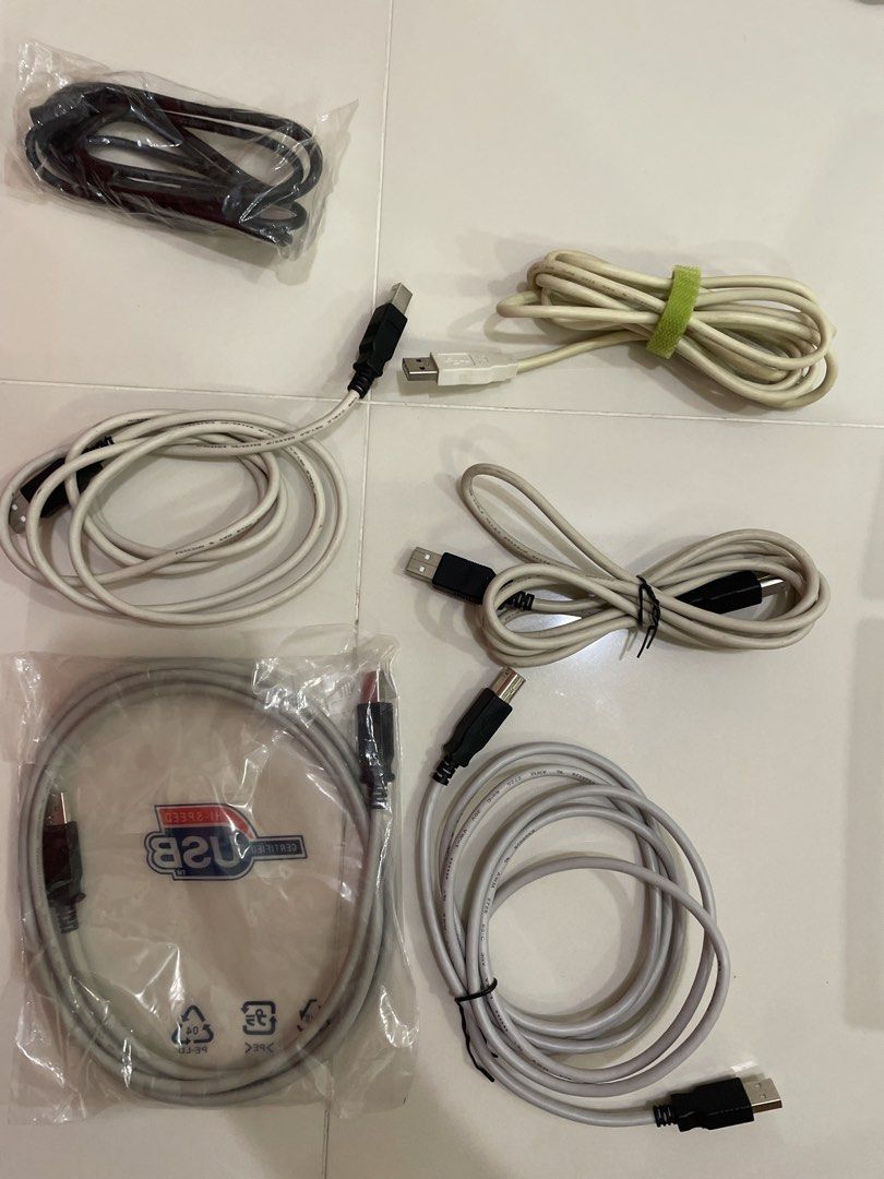 Assorted USB Cables405989997077473280