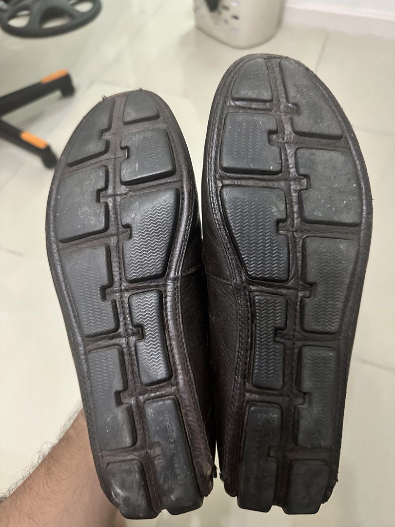 Banana Republic Leather Loafers (Category: Dress Shoes) located in Pasig City. Submitted by max.miguel.ph (Listing ID 1426749087, Image 2). Description: Size 9 US men’s Fits like a 9.5 US men’s.