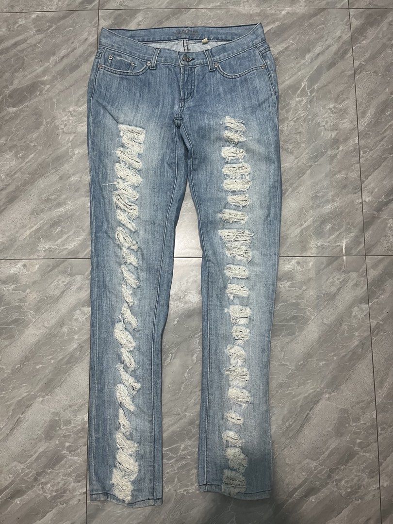 Bebe Distressed Premium Jeans Rare Y2k (Category: Jeans) located in Palayan City. Submitted by erae_lf (Listing ID 1426734629, Image 1). Description: Good as new 9/10 overall Distressed design Y2k jeans Size Waist 30-31” Length 39” Location Palayan City Nueva Ecija.