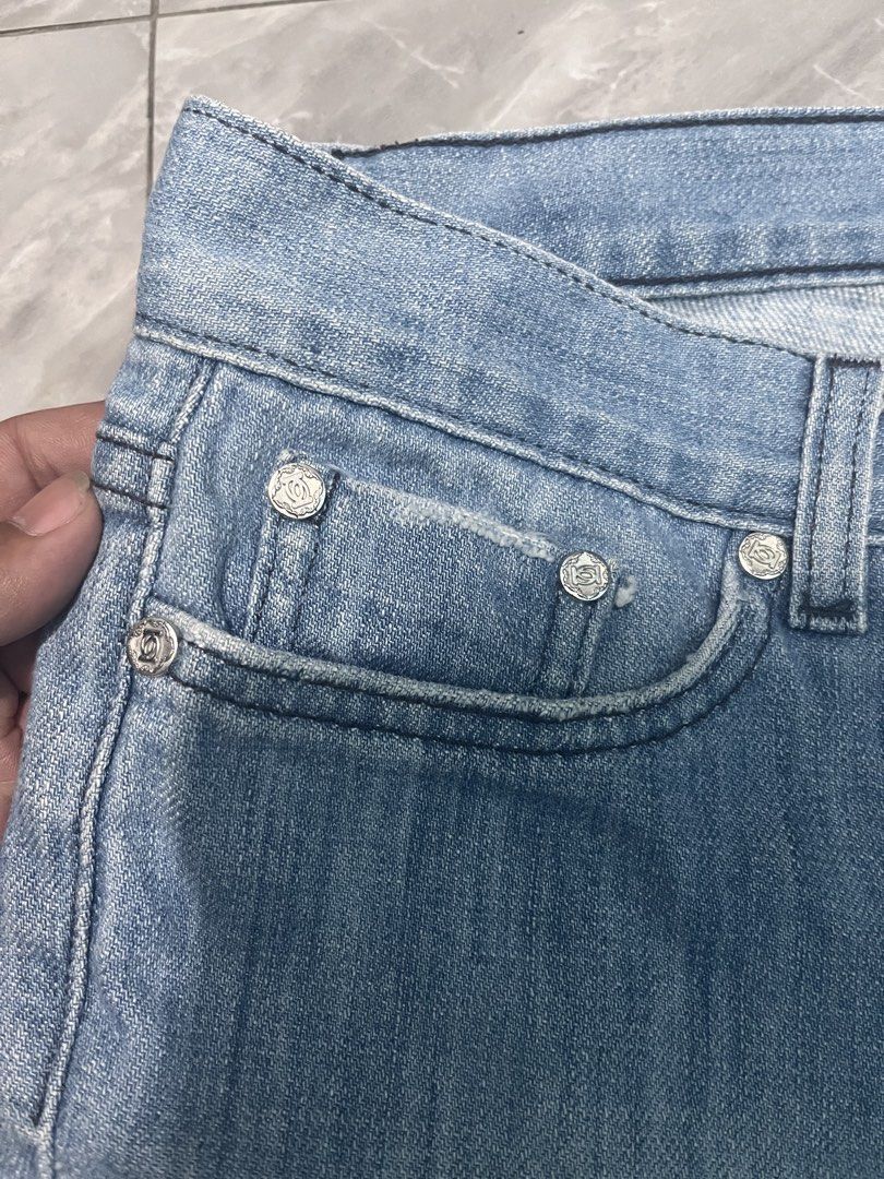 Bebe Distressed Premium Jeans Rare Y2k (Category: Jeans) located in Palayan City. Submitted by erae_lf (Listing ID 1426734629, Image 3). Description: Good as new 9/10 overall Distressed design Y2k jeans Size Waist 30-31” Length 39” Location Palayan City Nueva Ecija.