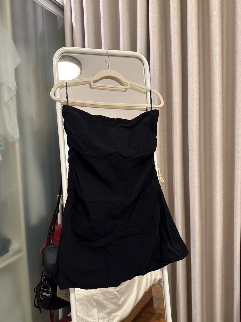 Bershka Black Mini Dress (Category: Dresses) located in Taguig. Submitted by fm.dh (Listing ID 1426771089, Image 1). Description: used once, stretchy fabric size: xl mop: maribank, bpi.