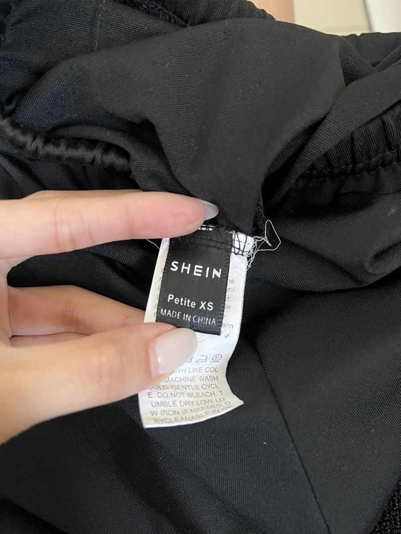 black skirt with inner shorts (Category: Other Bottoms) located in Manila. Submitted by lauravln (Listing ID 1426626884, Image 3). Description: perf for tennis or paddle or any sports cos it has shorts inside vv secure.