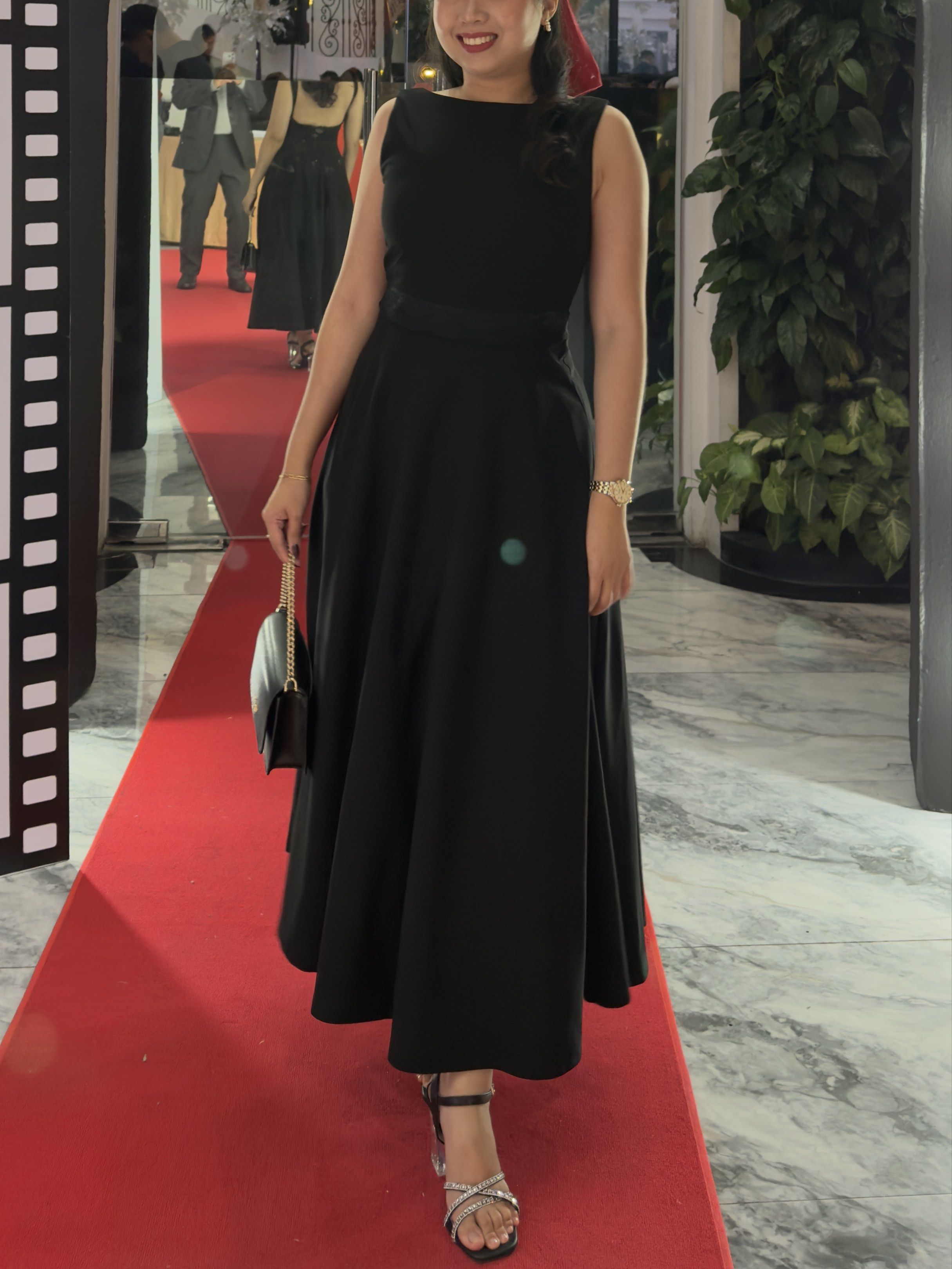 Black Sleeveless Formal Dress (Category: Dresses) located in Taguig. Submitted by prlvd.ace (Listing ID 1426707571, Image 1). Description: .