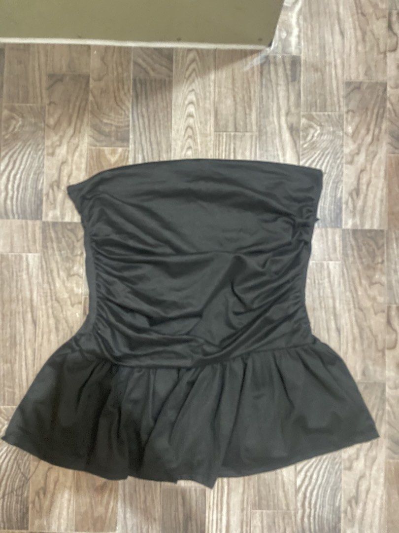 Black Tube Peplum Top (Category: Others Tops) located in Nampicuan. Submitted by arkainevan (Listing ID 1426692026, Image 1). Description: s-m never been used 📍nueva ecija 📦flash/j&t.