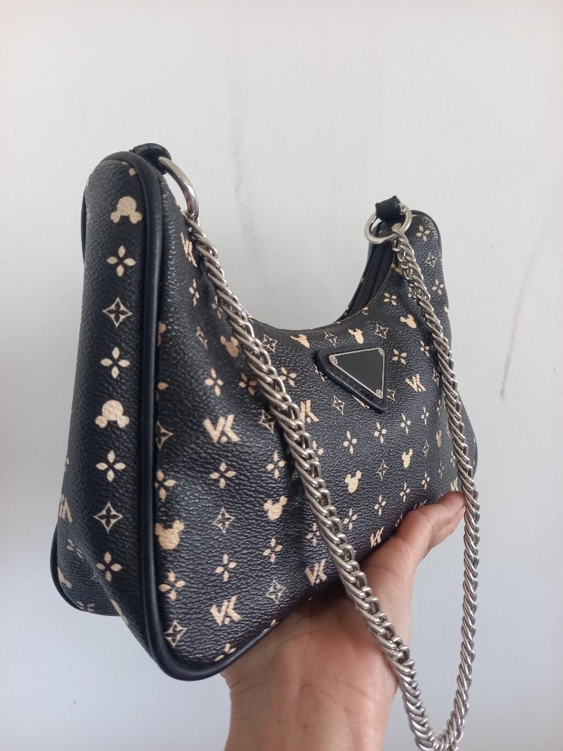 BRANDED KILI BAG Black Printed (Category: Shoulder Bags) located in Bulacan. Submitted by mariekitkit (Listing ID 1426728774, Image 2). Description: ⚜ORIGINAL BRAND⚜ 𝘋𝘪𝘴𝘤𝘭𝘢𝘪𝘮𝘦𝘳: 𝙏𝙝𝙚 𝙨𝙝𝙤𝙥 𝙢𝙖𝙧𝙞𝙚𝙠𝙞𝙩𝙠𝙞𝙩 𝘢𝘳𝘦 𝘯𝘰𝘵 𝘢𝘴𝘴𝘰𝘤𝘪𝘢𝘵𝘦𝘥 𝘰𝘳 𝘢𝘧𝘧𝘪𝘭𝘪𝘢𝘵𝘦𝘥 𝘸𝘪𝘵𝘩 𝘢𝘯𝘺 𝘰𝘧 𝘵𝘩𝘦 𝘣𝘳𝘢𝘯𝘥𝘴 𝘧𝘦𝘢𝘵𝘶𝘳𝘦𝘥.𝘈𝘭𝘭 𝘵𝘳𝘢𝘥𝘦𝘮𝘢𝘳𝘬𝘴, 𝘭𝘰𝘨𝘰𝘴 𝘢𝘯𝘥 𝘤𝘰𝘱𝘺𝘳𝘪𝘨𝘩𝘵𝘴 𝘳𝘦𝘴𝘦𝘳𝘷𝘦𝘥 𝘵𝘰 𝘵𝘩𝘦 𝘰𝘳𝘪�