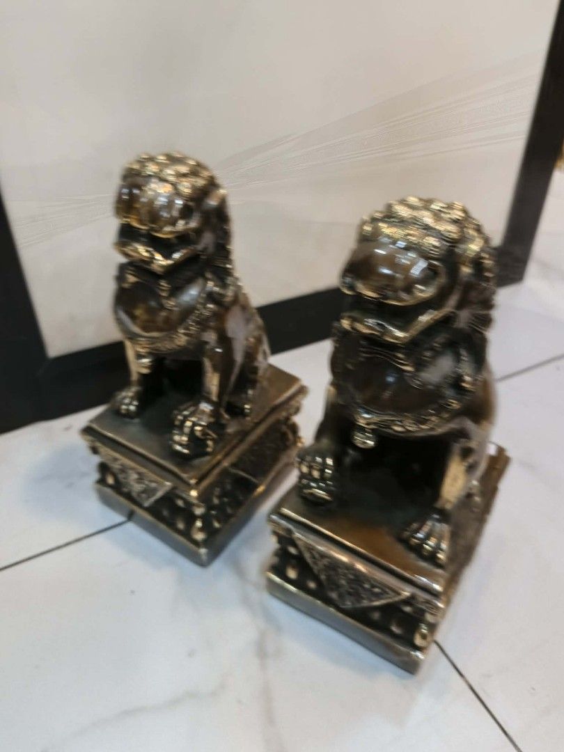 Brass fu dog pair statue display (Category: Vintage Collectibles) located in Manila. Submitted by kurukutuk (Listing ID 1426618735, Image 3). Description: brass fu dog pair statue display 8 x 5 x 4 inches HxLxW made of brass.
