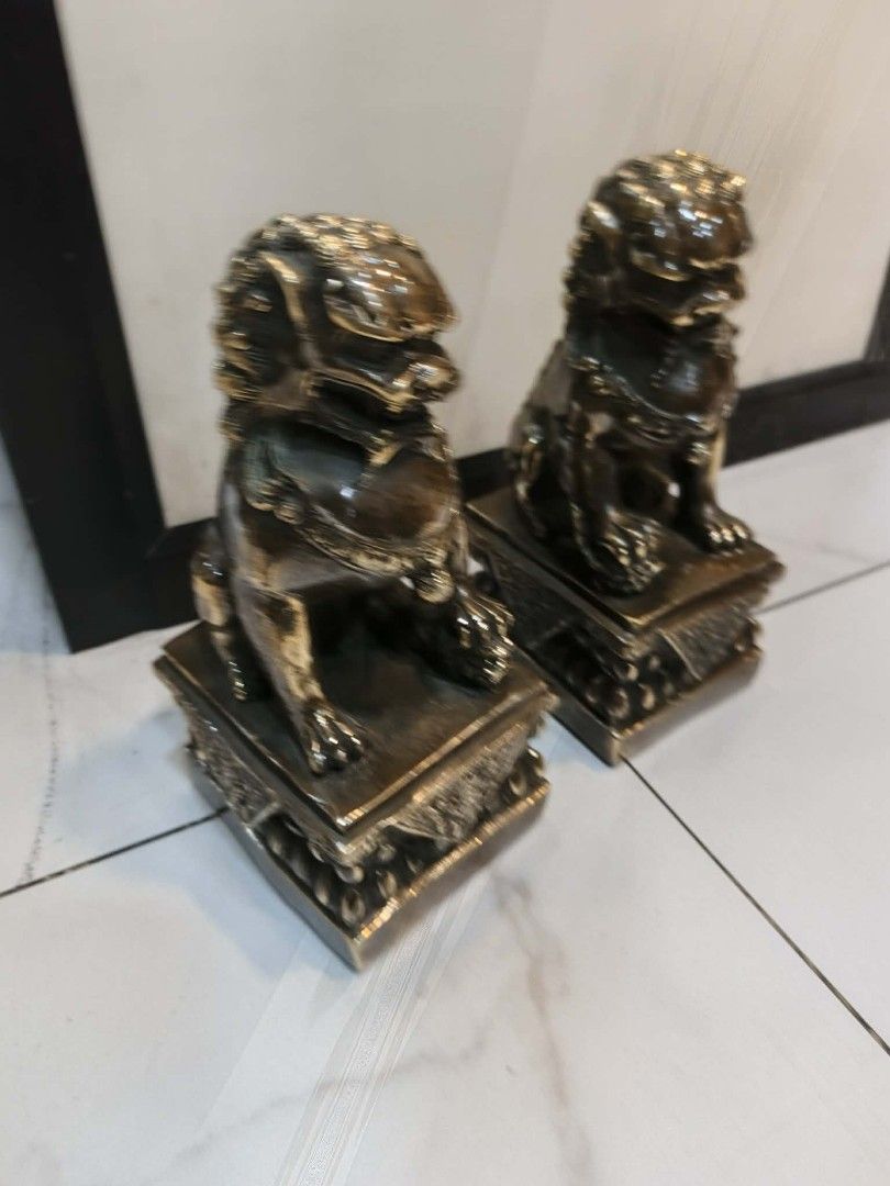 Brass fu dog pair statue display (Category: Vintage Collectibles) located in Manila. Submitted by kurukutuk (Listing ID 1426618735, Image 2). Description: brass fu dog pair statue display 8 x 5 x 4 inches HxLxW made of brass.