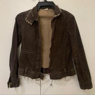 (Category: ) located in . Submitted by ellathriftss (Listing ID 1426674655, Image 1). Description: .
