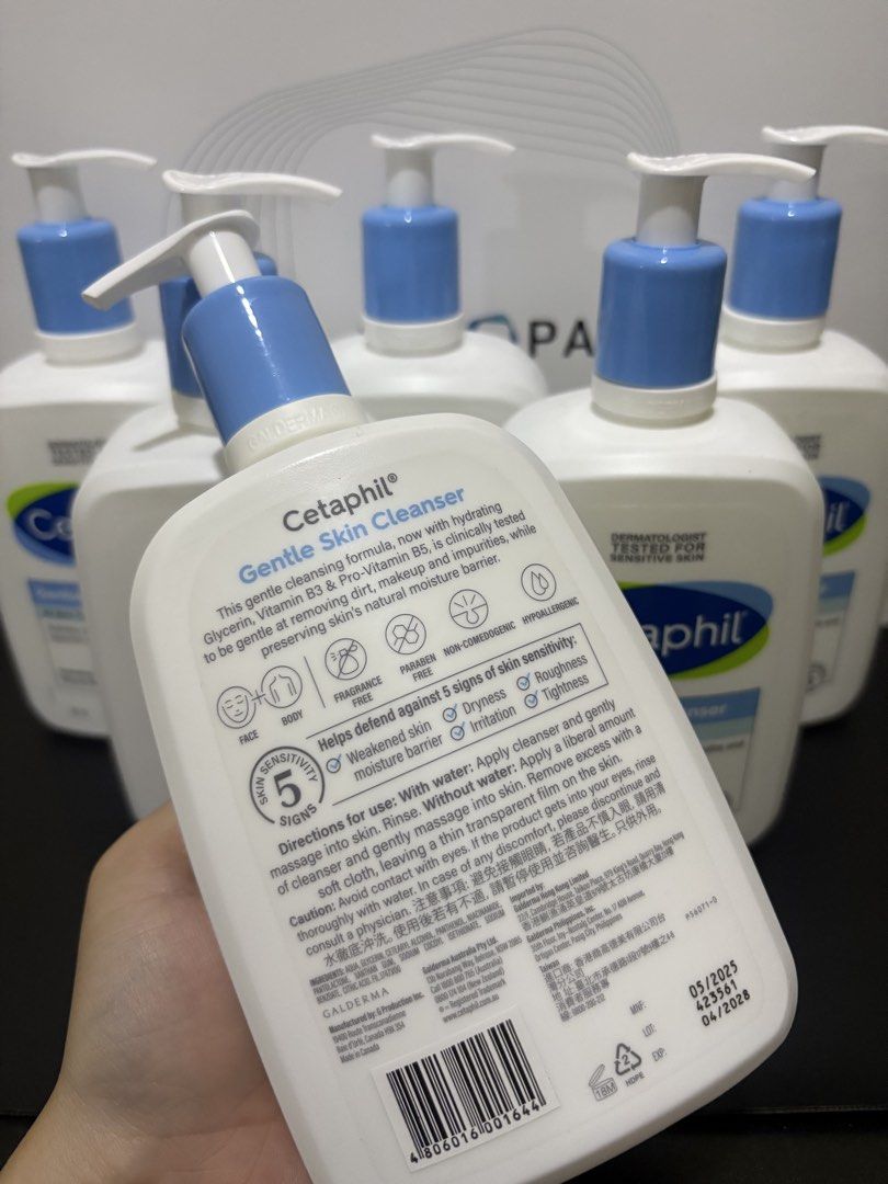 Cetaphil Gentle Skin Cleanser 591ml (Category: Face Care) located in Makati City. Submitted by mamothhh (Listing ID 1426747520, Image 2). Description: Cetaphil Gentle Skin Cleanser for all skin types. It hydrates as it cleanses, helping to soothe and replenish the skin's moisture. Contains hydrating glycerin, Vitamin B3, and Pro-Vitamin B5. Dermatologist tested for sensitive skin. The product helps defend against 5 signs of skin sensitivity. Each