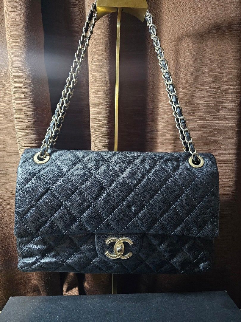 Chanel Vintage Double Flap Caviar on Chain (Category: Luxury Bags & Wallets) located in Quezon City. Submitted by sherockxx (Listing ID 1426726449, Image 1). Description: Complete with box. Missing holo. Got it from.an estate Sale in Orange County in California. Super nice in actual. What you see is what you get..