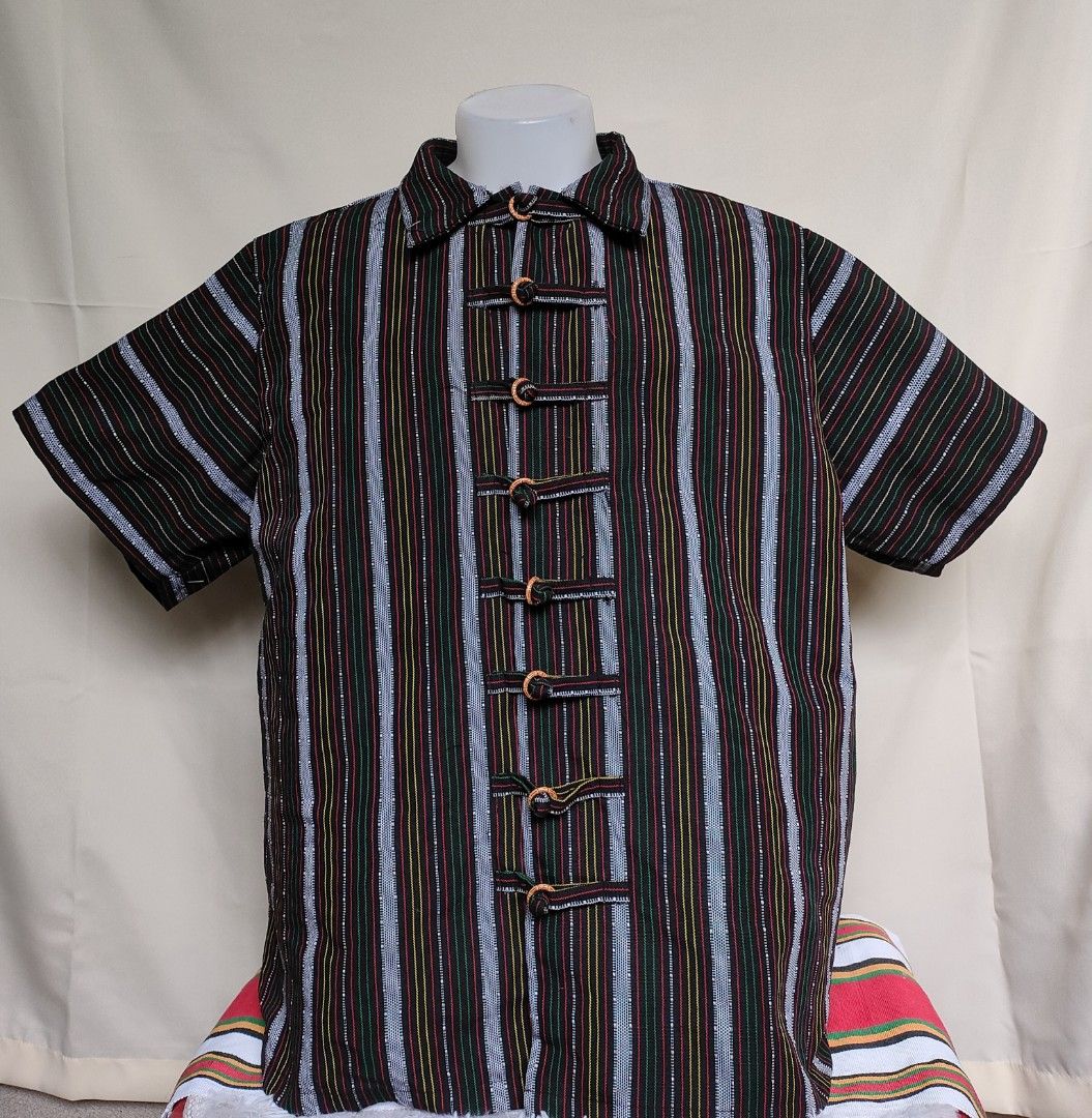 Chinese Button Polo (Category: Tshirts & Polo Shirts ) located in Tabuk. Submitted by BiDing (Listing ID 1426789024, Image 2). Description: ✨Ethnic Loom-Woven Polo ✨ 🌼Beautiful loom-weave fabric with a unique ethnic pattern. Comfortable, breathable, and perfect for everyday wear or styled outfits. ✅ Good condition brand new 📏 Size: Best fit to 2XL-3XL (Kindly check the detailed measurement on the photo) 💰 5500 🔸Payment Methods:Gcash, Paymaya 