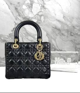 (Category: ) located in . Submitted by no.8luxury_main (Listing ID 1426744804, Image 1). Description: .
