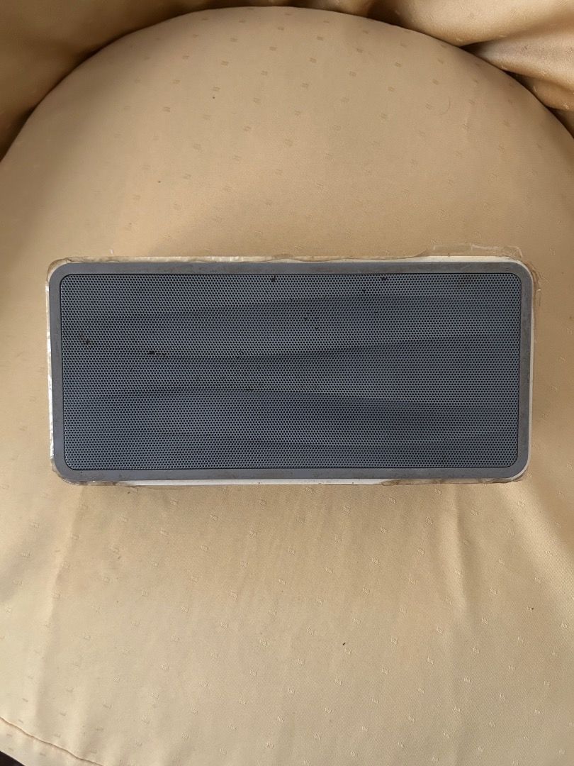 Divoom Bluetooth Speaker Onbeat 500 (White) (Category: Soundbars, Speakers & Amplifiers) located in Quezon City. Submitted by nixd. (Listing ID 1426628041, Image 2). Description: DIVOOM Onbeat 500 (White) Video of speaker being used available. PM lang kayo :) - bought around 2013 - except for physical defects, no issues with pairing and sound - the battery was originally rated to last approx. 8 hours; in my experience it still lasts for approx. 6