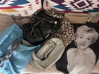(Category: ) located in . Submitted by wellovedthrift (Listing ID 1426671882, Image 1). Description: .
