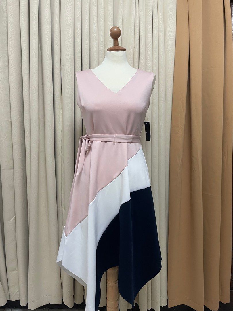 Enfocus Studio Colorblock Dress Size 10 (Category: Dresses) located in Pasig City. Submitted by KayeArtsy (Listing ID 1426745147, Image 1). Description: 🇺🇸 US Bought 💯 Original Size: US10 Bust: 36in Waist: 29-30in colorblock belted midi dress featuring a sleeveless design and an asymmetrical hemline..