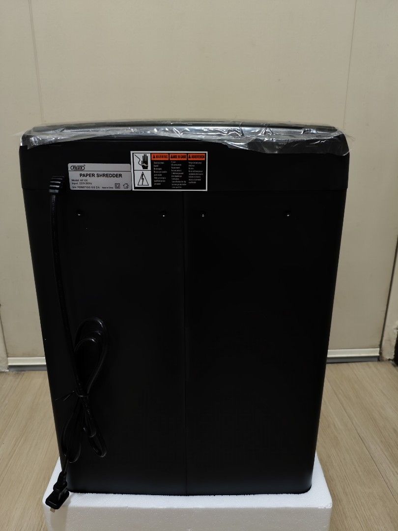 Filux AF-100 Paper Shredder (Category: Office & Business Technology) located in Pasay City. Submitted by ryuthrifty (Listing ID 1426627506, Image 3). Description: Filux af100 Paper shredder 10 sheets 9000 heavy duty Brand new, only opened for picture. Have video of unboxing.