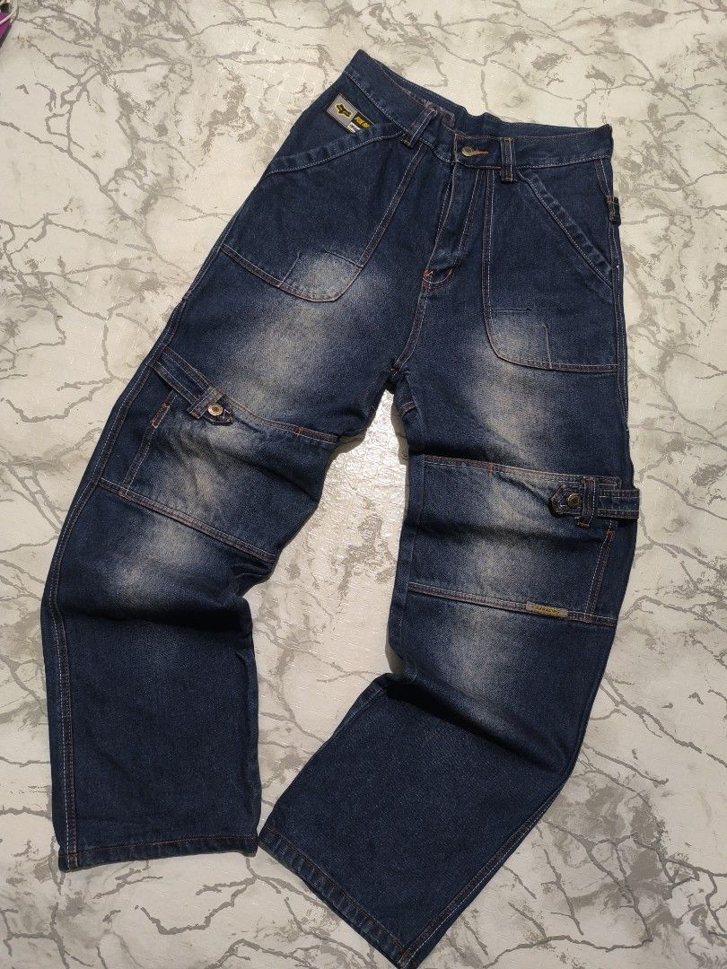 Fox Racing Denim Jeans Size 28 (Category: Jeans) located in Talibon. Submitted by lazythriftv.1 (Listing ID 1426614958, Image 2). Description: fox racing denims pants size:28(on tag) dimes: waist:30 length:43 thigh:12 leg opening:9 crispy condition(dead stock).