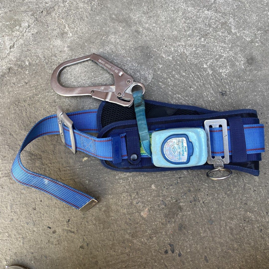 Fuji Denko Safety Harness (Category: Construction Tools & Equipment) located in San Fernando. Submitted by thethriftwardrobe.ph (Listing ID 1426620872, Image 1). Description: Retractable safety belt Heavy duty.