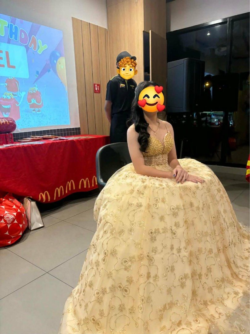 Gold Ball Gown with Beaded Bodice (Category: Evening dresses & gowns) located in Paranaque City. Submitted by wildcloud.ad2e5b (Listing ID 1426706581, Image 2). Description: xs-s .