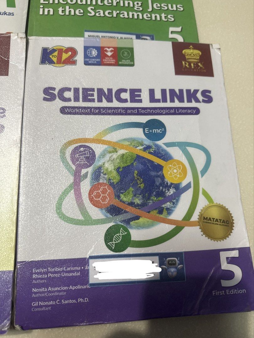 Grade 5 Textbook (Category: Textbooks) located in Makati City. Submitted by kayevalencia (Listing ID 1426608271, Image 1). Description: Php400 each book Php2,100 take all.