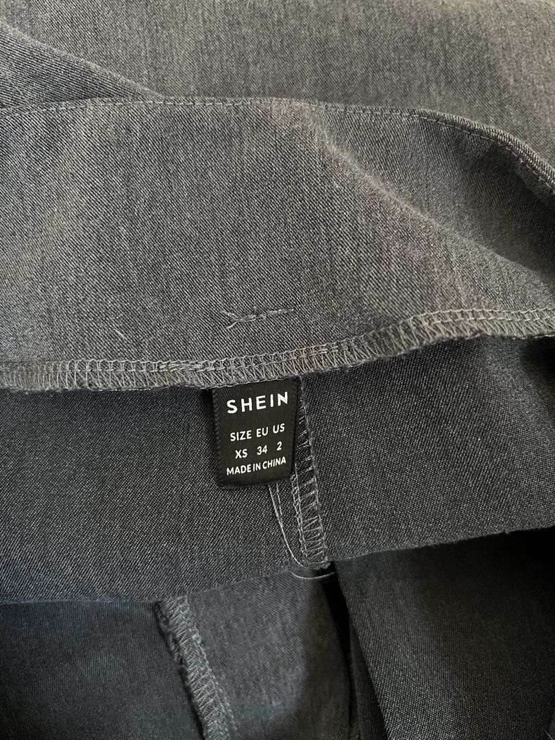 gray skirt with zipper and working pockets (Category: Skirts) located in Manila. Submitted by lauravln (Listing ID 1426626906, Image 3). Description: like new! no shorts under .