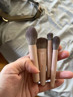 (Category: ) located in . Submitted by closet.secrets (Listing ID 1426629776, Image 1). Description: .