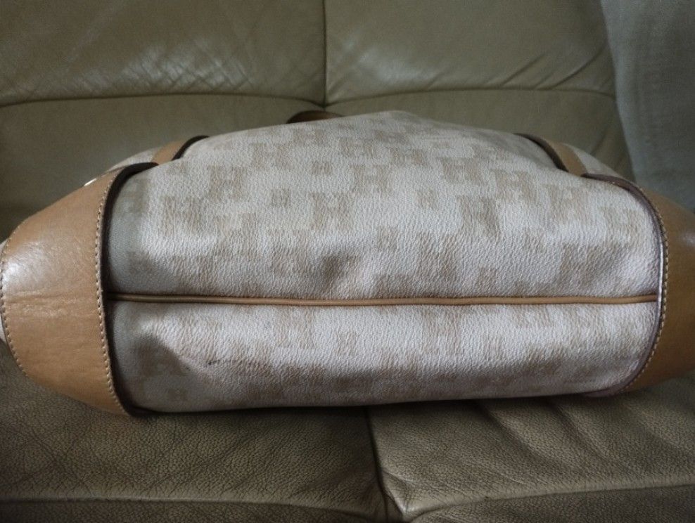 HAZZY'S Bag (Category: Luxury Bags & Wallets) located in Marikina City. Submitted by izzy_00 (Listing ID 1247447945, Image 2). Description: leather bag with code only sign of usage. large size Buyers will shoulder the shipping fee.