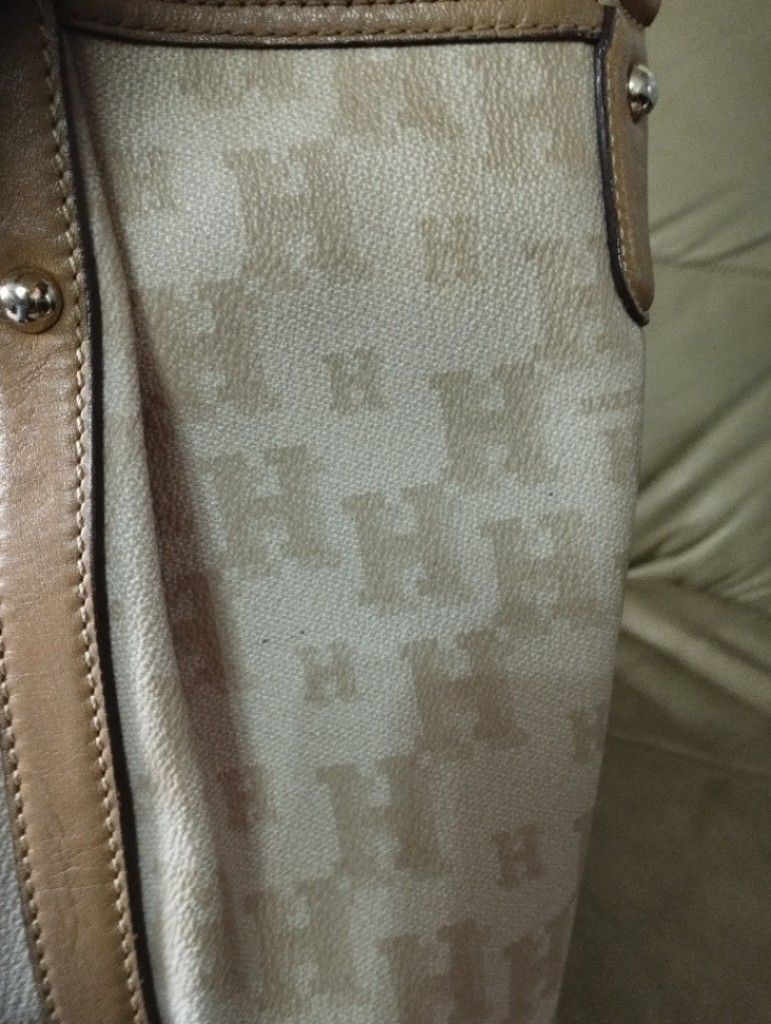 HAZZY'S Bag (Category: Luxury Bags & Wallets) located in Marikina City. Submitted by izzy_00 (Listing ID 1247447945, Image 3). Description: leather bag with code only sign of usage. large size Buyers will shoulder the shipping fee.