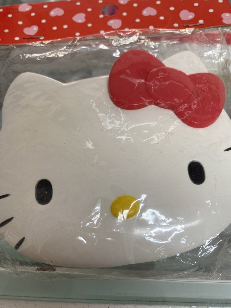 Hello Kitty Mirror and Comb Set (Category: Mirrors) located in Manila. Submitted by angellove0701_leumas (Listing ID 1426631889, Image 1). Description: 1976-1980 never been used JAPAN MADE sealed.