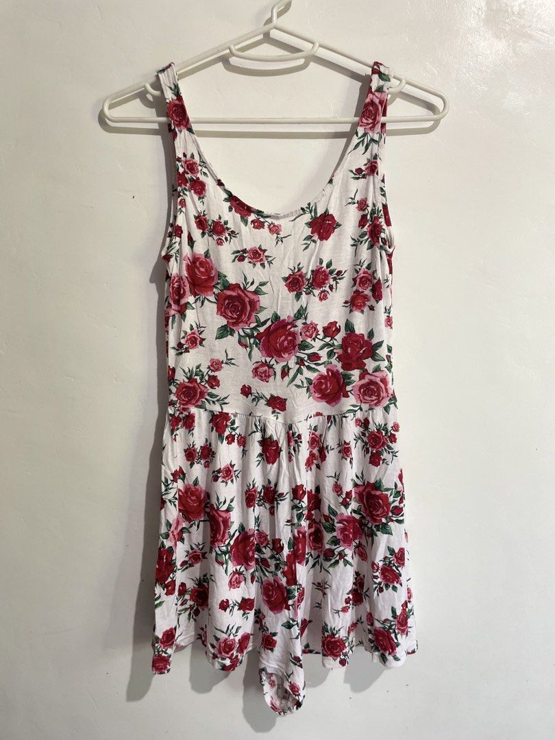H&M Divided Floral Romper XXS (Category: Rompers) located in Muntinlupa City. Submitted by imdonn (Listing ID 1426669123, Image 1). Description: .