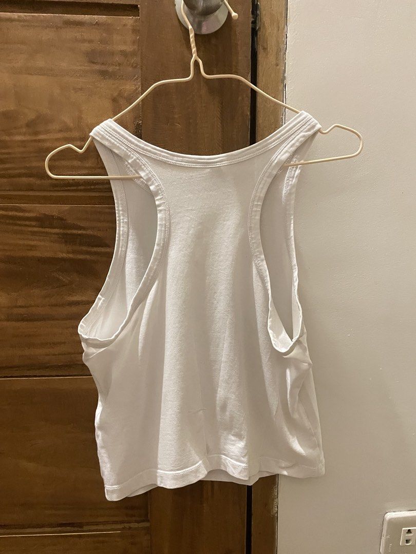 H&M Divided White Tank Top - Size M (Category: Sleeveless) located in Nampicuan. Submitted by arkainevan (Listing ID 1426699450, Image 3). Description: s-m never been used 📍nueva ecija 📦flash/j&t.