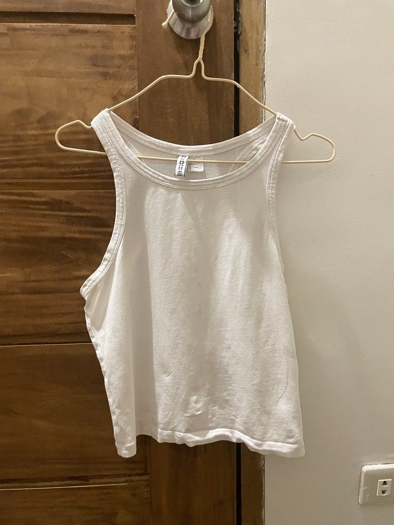 H&M Divided White Tank Top - Size M (Category: Sleeveless) located in Nampicuan. Submitted by arkainevan (Listing ID 1426699450, Image 1). Description: s-m never been used 📍nueva ecija 📦flash/j&t.