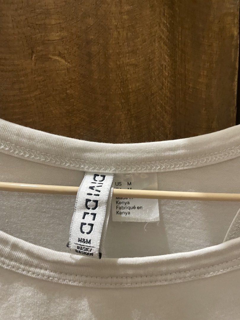H&M Divided White Tank Top - Size M (Category: Sleeveless) located in Nampicuan. Submitted by arkainevan (Listing ID 1426699450, Image 2). Description: s-m never been used 📍nueva ecija 📦flash/j&t.