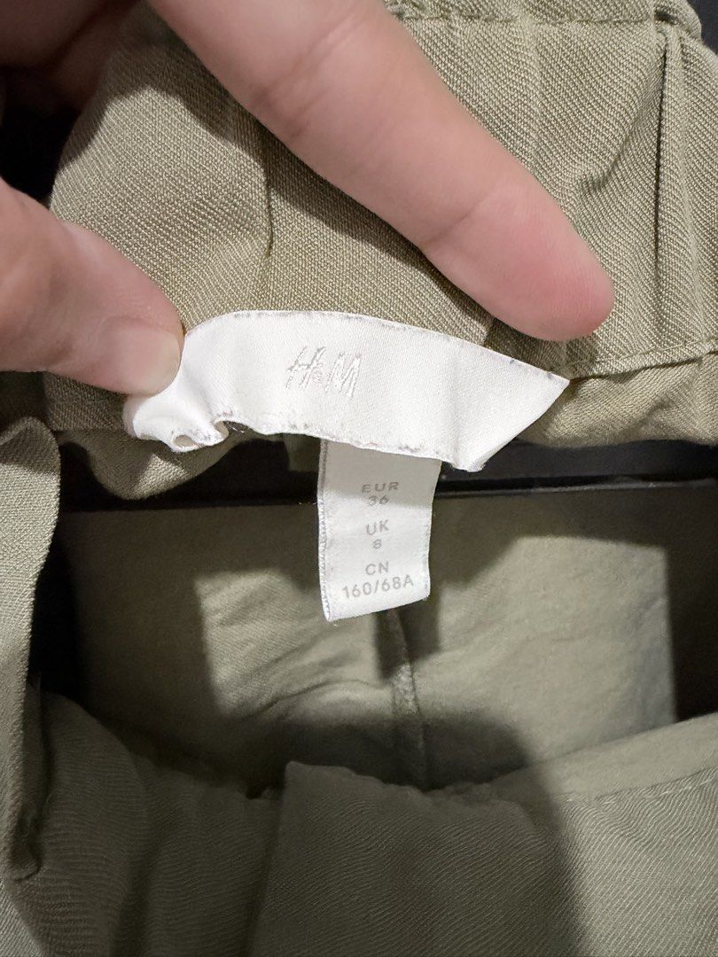 H&M Linen Shorts with Belt (Category: Shorts) located in Quezon City. Submitted by rodj05 (Listing ID 1426774357, Image 3). Description: .