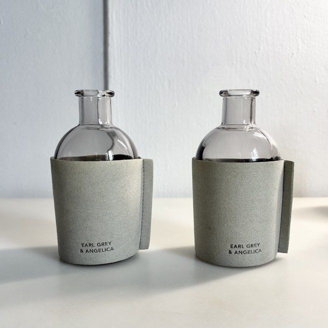 HOOGA Diffuser Bottles (Category: Home Fragrance) located in Singapore. Submitted by kitlee1 (Listing ID 1426626413, Image 2). Description: Empty glass bottle Height 13cm Base 6cm $2 each .
