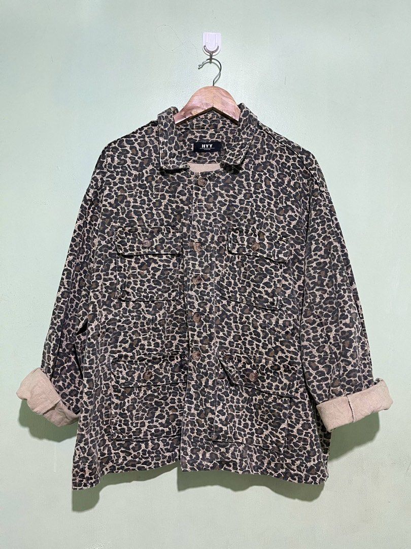 HXY Leopard Print Jacket (Category: Coats, Jackets and Outerwear) located in Manila. Submitted by kd1999 (Listing ID 1426594166, Image 2). Description: Vintage Leopard multi pocket jacket.