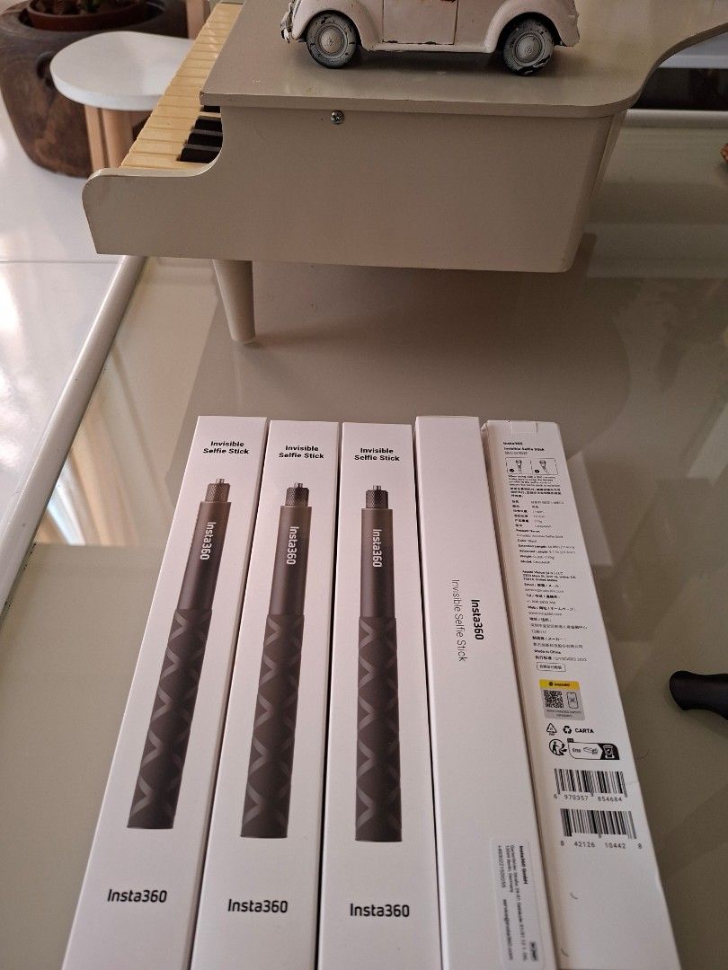 Insta360 Invisible Selfie Stick (Category: Tripods & Monopods) located in San Mateo. Submitted by macoi1988 (Listing ID 1426777048, Image 2). Description: sale brandnew insta360 114cm invisible selfie stick black price: 1,000pesos with free mini tripod nasa picture na Location: ampid 1 san mateo rizal. Pwedeng pick up dito sa bahay namin. Pwedeng j&t payment first. Pwedeng lalamove cod or gcash payment ikaw ang magbubook then tawagan mo si rider 