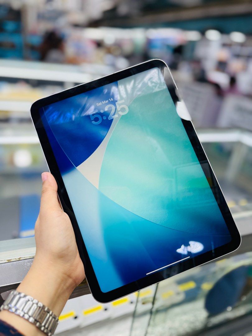 Ipad 10th Gen 256GB wifi + cellular no issues Openline (Category: iPad) located in San Juan City. Submitted by saabangadgetshop (Listing ID 1426621345, Image 3). Description: Onhand | Pre-owned Ipad 10th gen 256GB Wifi + cellular OPENLINE NO HIDDEN ISSUES NO HISTORY OF REPAIR 99%Smooth TEST TO SAWA RESET ALL YOU WANT NOT REFURBISHED AUTHENTIC PHONE ALL WORKING Mode of Payment : ⬇️ ▪️Cash ▪️Bank Transfer ▪️Gcash 📍Installment available here thru: 