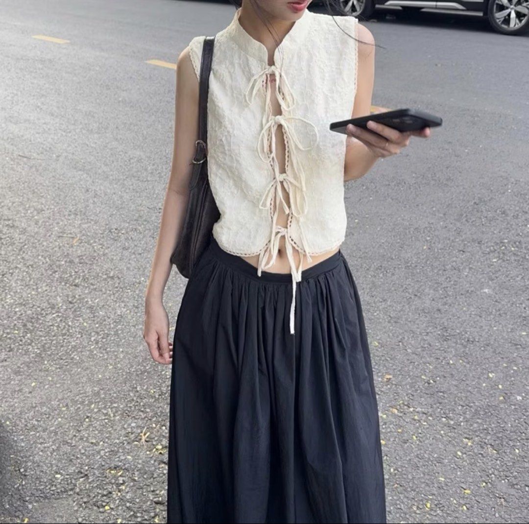 Japandi Lace Bow Collar Sleeveless Top (Category: Sleeveless) located in Manila. Submitted by do.over (Listing ID 1426601671, Image 2). Description: .